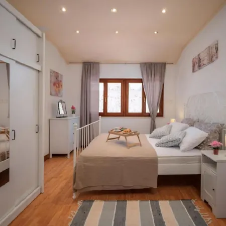 Holiday home Chiara In Rogivici *