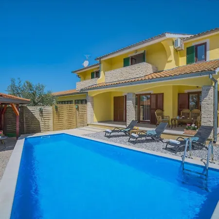 Holiday home Chiara In Rogivici *