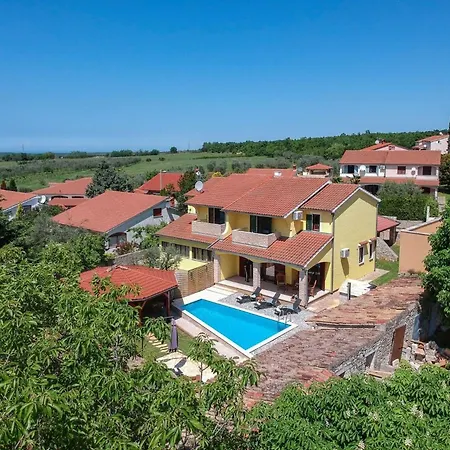 Holiday home Chiara In Rogivici *