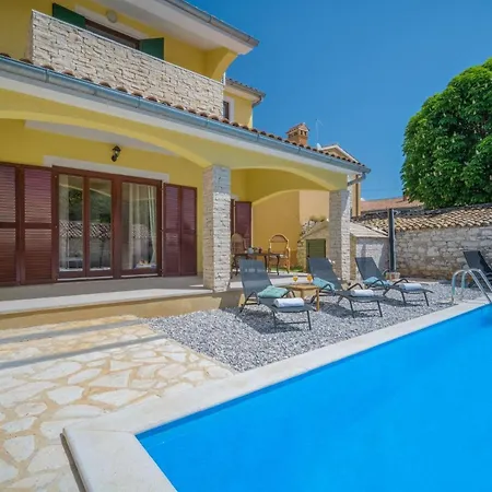 Holiday home Chiara In Rogivici